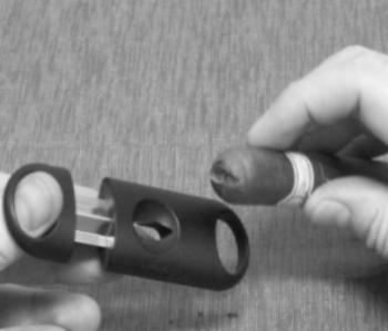 V-Cut or Diamond Shape Cigar Cut
